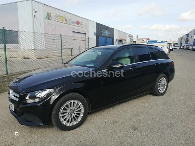 Usado Mercedes C220 170 CV (125 kW) 2016 Negro Familiar