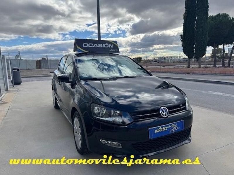 Usado VW Polo Advance 90 CV (66 kW) 2014 Negro Berlina