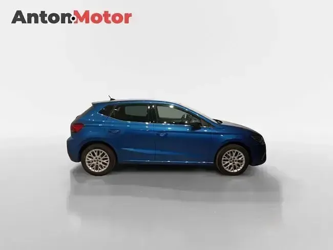 Usado Seat Ibiza FR 115 CV (84 kW) 2025 Azul Utilitario