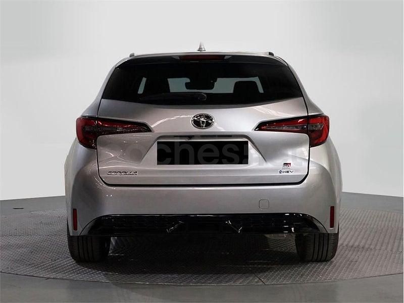 Usado Toyota Corolla Sport 196 CV (144 kW) 2024 Gris / plata Familiar