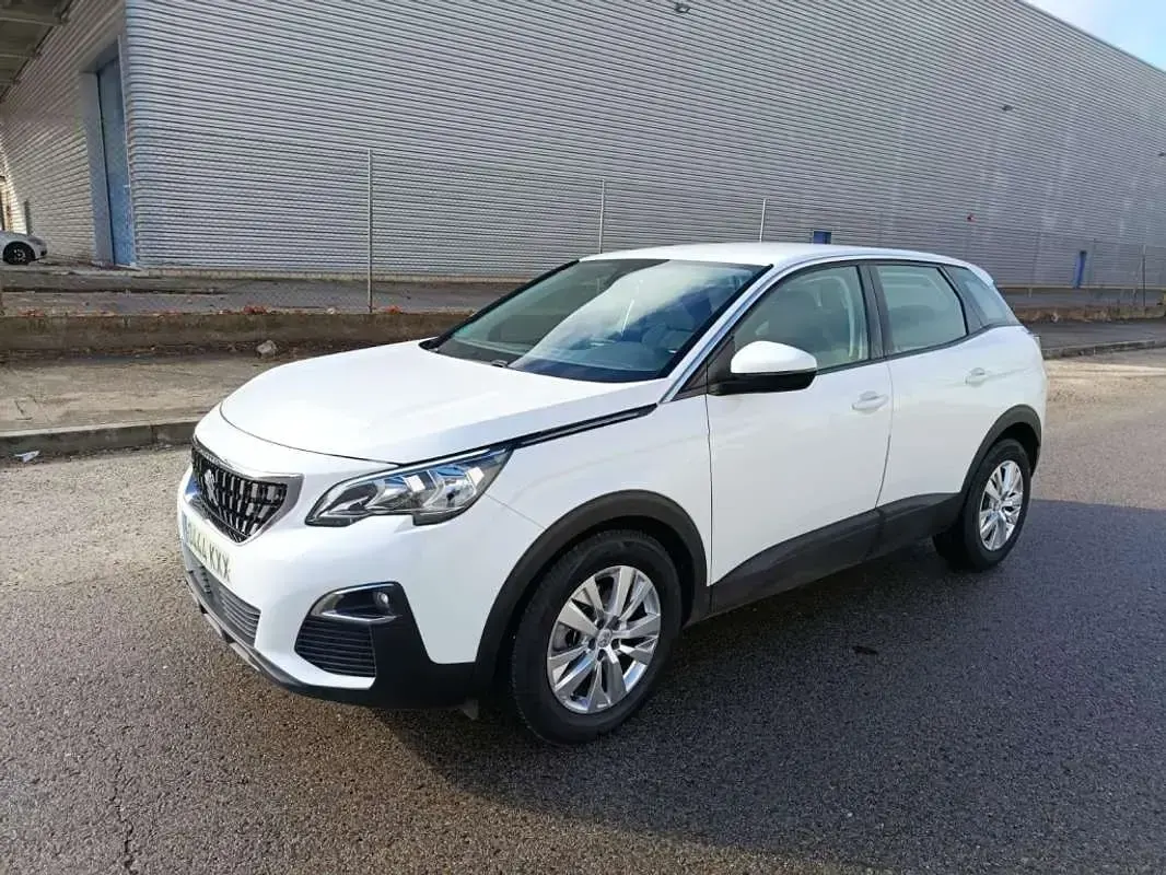 Usado Peugeot 3008 Active 131 CV (96 kW) 2019 Blanco SUV