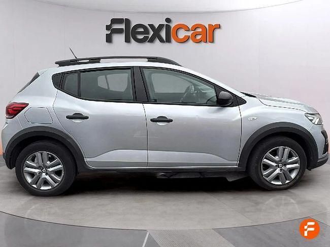 Usado Dacia Sandero Essentiel 91 CV (66 kW) 2021 Gris Utilitario