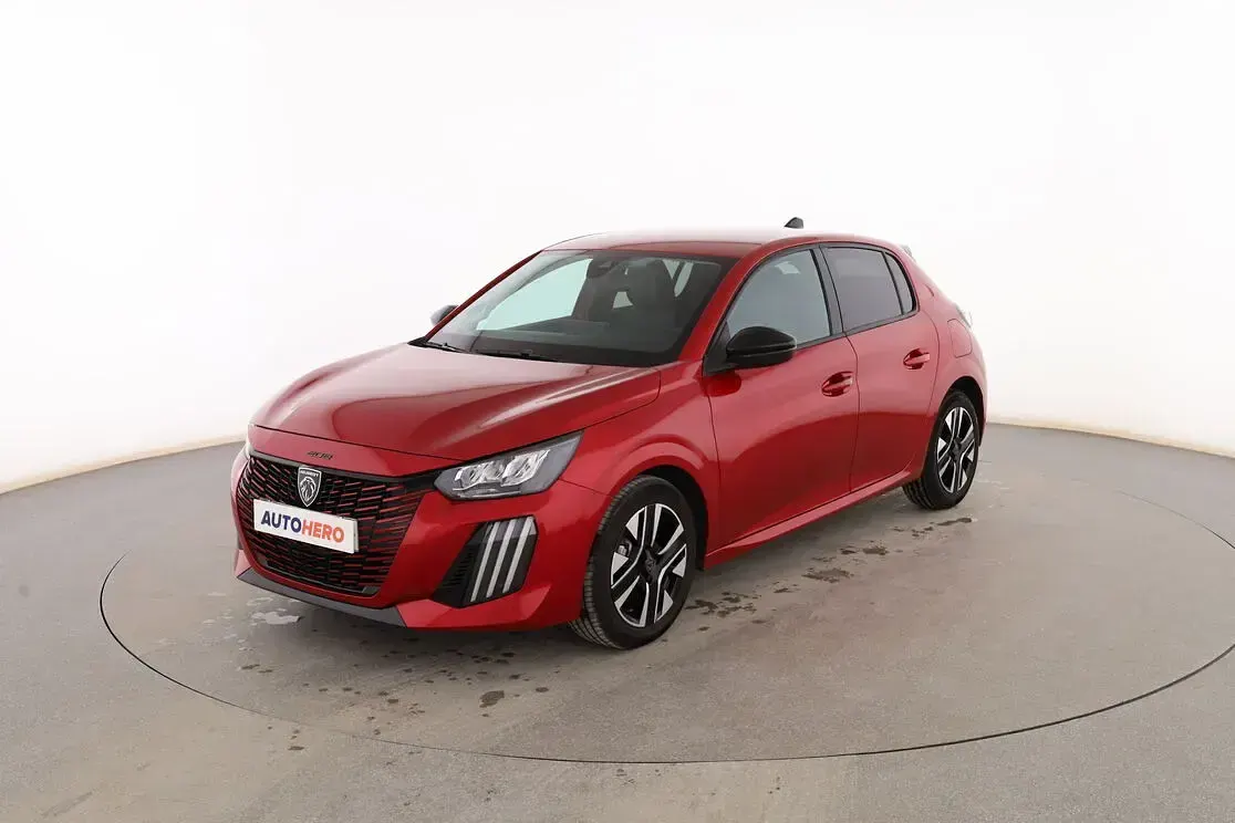 Usado Peugeot 208 Allure 101 CV (74 kW) 2025 Utilitario