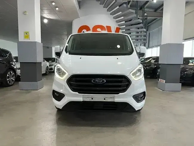 Usado Ford Transit 131 CV (96 kW) 2022 Blanco Berlina