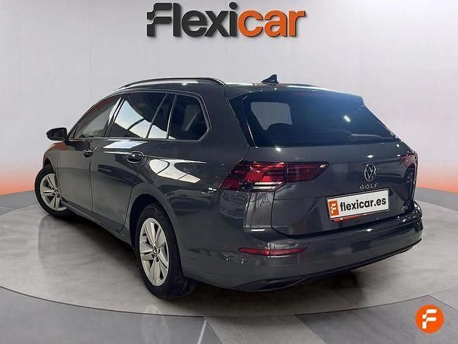 Usado VW Golf VIII Life 131 CV (96 kW) 2024 Gris Familiar