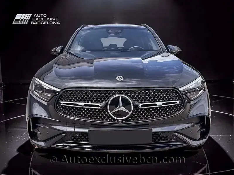 Usado Mercedes GLC300e 313 CV (230 kW) 2023 Gris / plata SUV