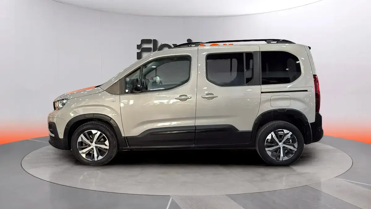 Usado Peugeot Rifter GT 131 CV (96 kW) 2021 Beige Monovolumen