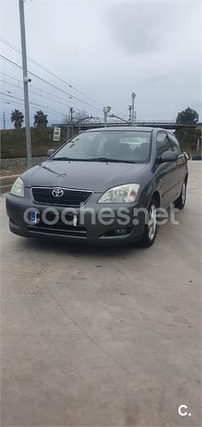 Usado Toyota Corolla Sol 116 CV (85 kW) 2004 Gris / plata Berlina