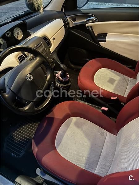 Usado Lancia Ypsilon 80 CV (58 kW) 2003 Blanco Utilitario