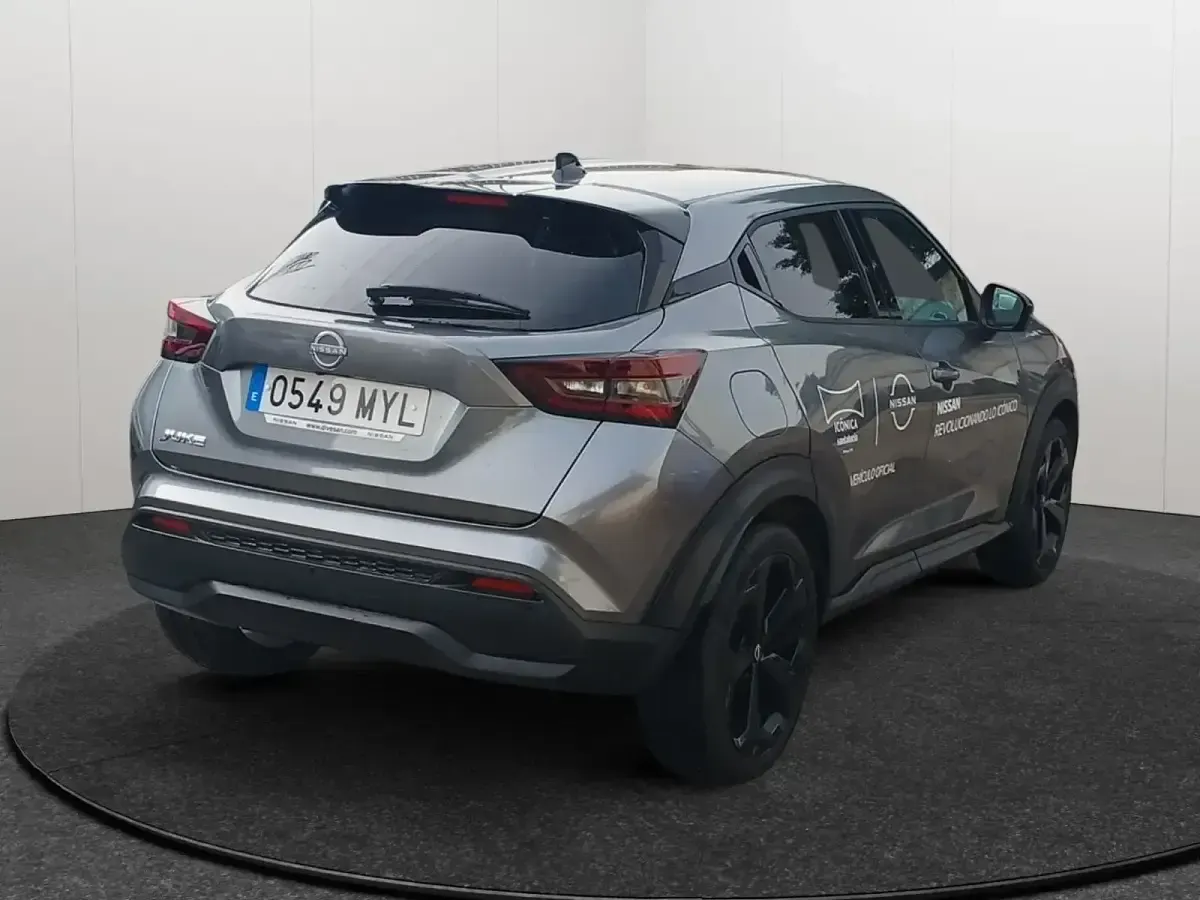 Usado Nissan Juke Tekna 114 CV (83 kW) 2025 Gris / plata SUV