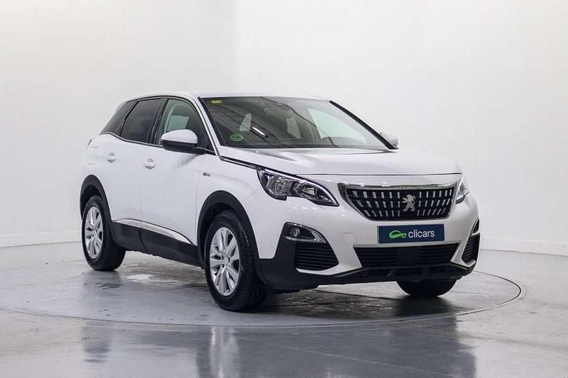 Usado Peugeot 3008 Active 131 CV (96 kW) 2020 Blanco SUV