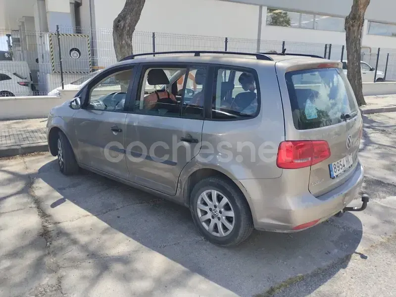 Usado VW Touran Advance 105 CV (77 kW) 2012 Beige Monovolumen