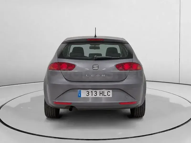 Usado Seat Leon Copa 105 CV (77 kW) 2012 Gris / plata Berlina