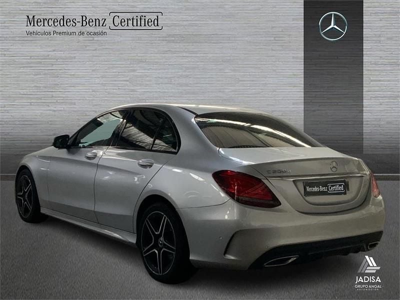 Usado Mercedes C200 Avantgarde 160 CV (117 kW) 2020 Gris / plata Berlina