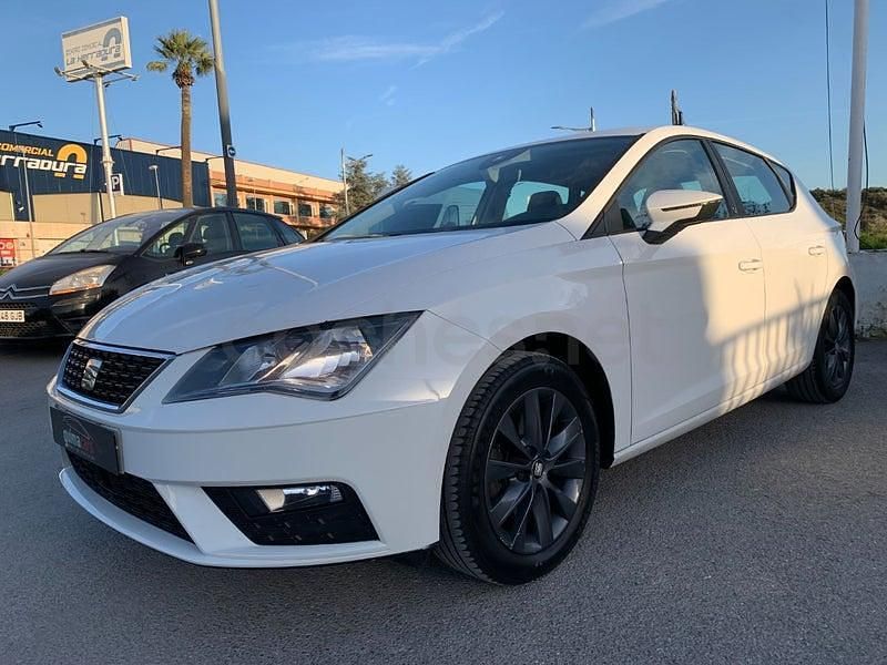 Usado Seat Leon Style 115 CV (84 kW) 2018 Blanco Berlina