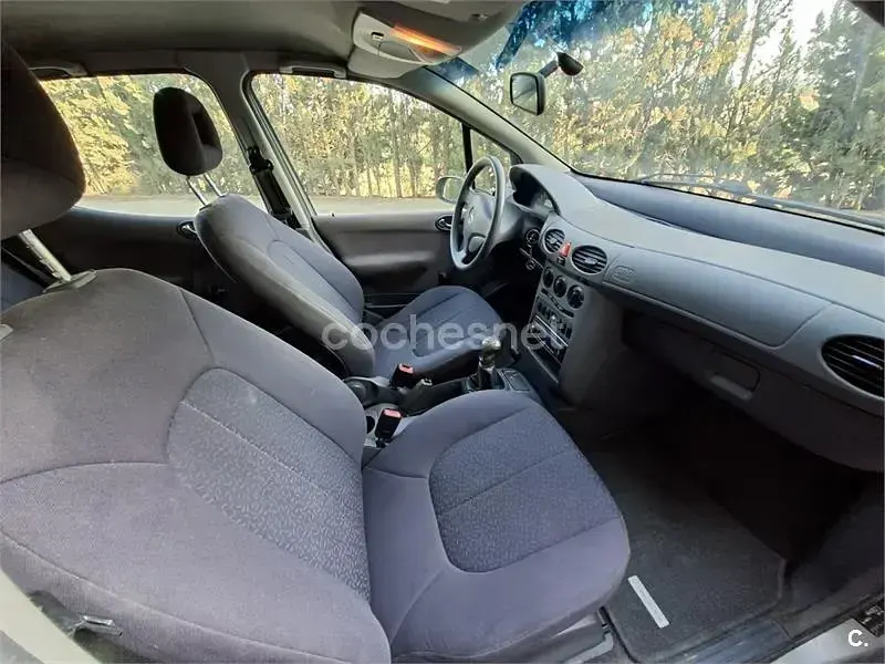 Usado Mercedes A160 Classic 102 CV (75 kW) 2000 Gris / plata Utilitario