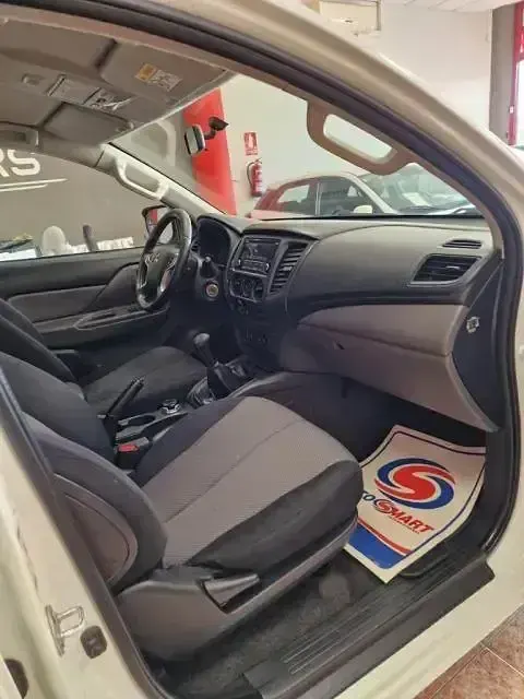 Usado Mitsubishi L200 Motion 154 HP (113 kW) 2017 Branco Pickup