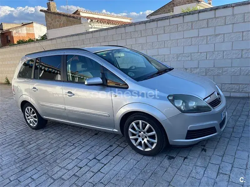 Usado Opel Zafira Cosmo 120 CV (88 kW) 2007 Gris / plata Monovolumen