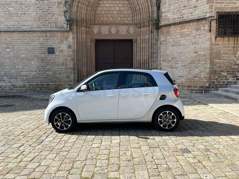Usado Smart ForFour Passion 90 CV (66 kW) 2017 Blanco Utilitario