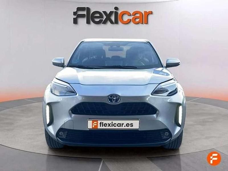 Usado Toyota Yaris Cross Active 116 CV (85 kW) 2024 Gris SUV
