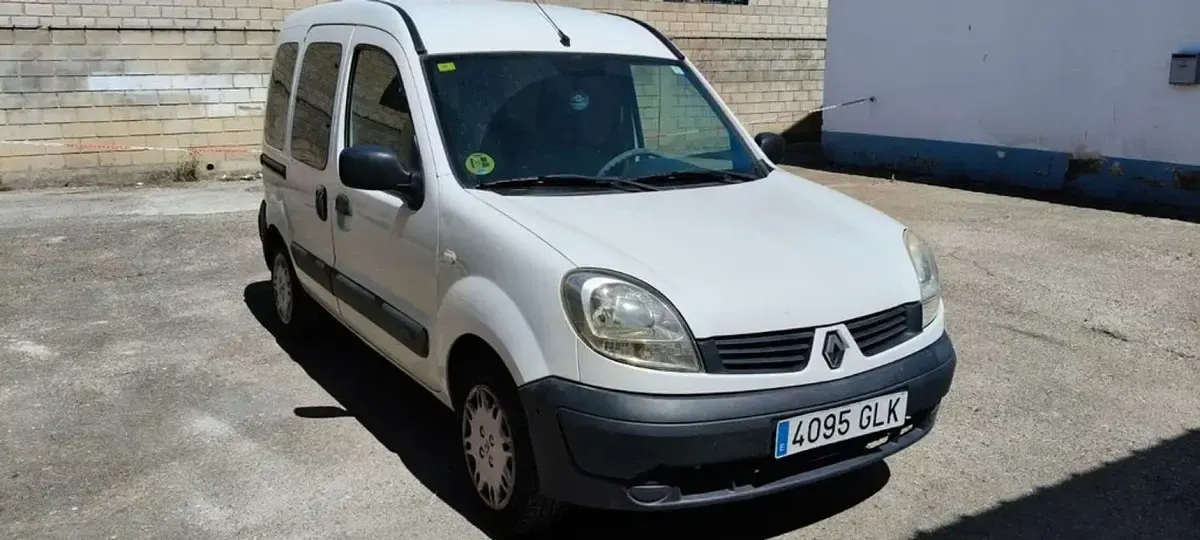 Usado Renault Kangoo Expression 80 CV (58 kW) 2009 Blanco Van