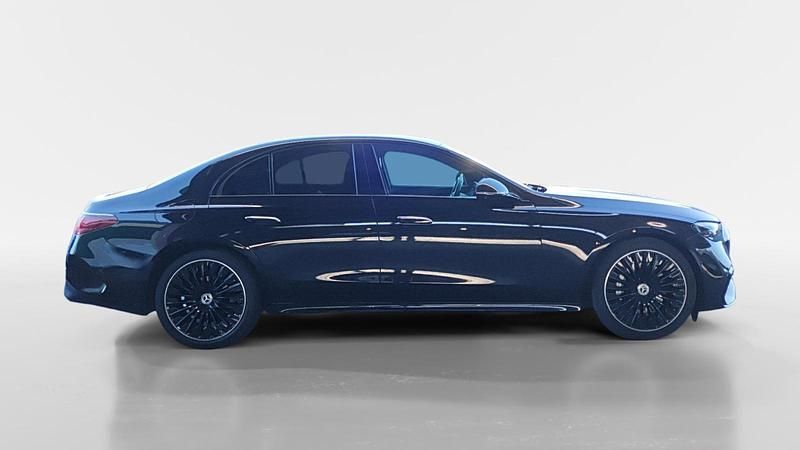 Usado Mercedes E220 197 CV (144 kW) 2024 Negro obsidiana Berlina