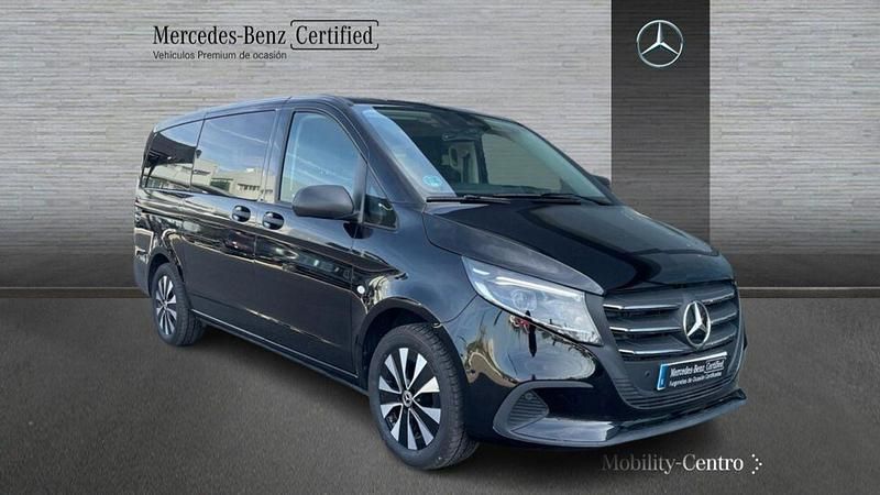 Usado Mercedes Vito 2024 Negro Van