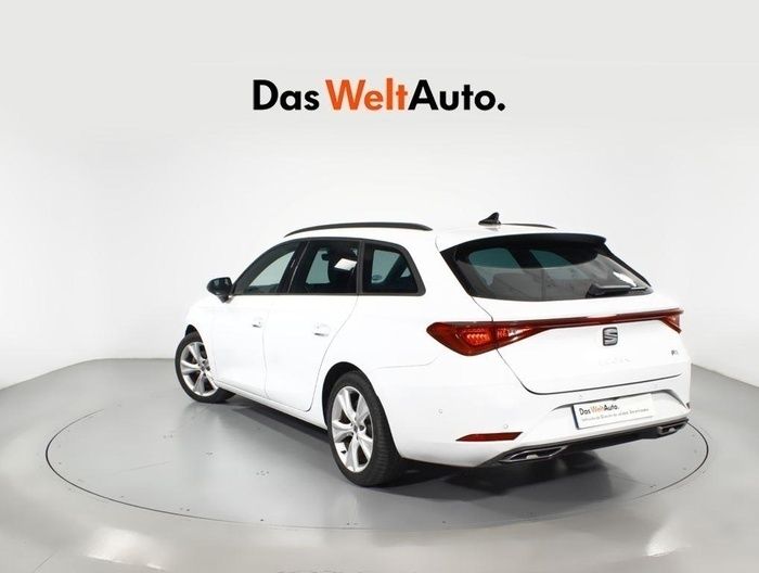 Blanco Usado 2024 Seat Leon ST FR Familiar | 25.700 € (Precio justo) - Imagen 1/4