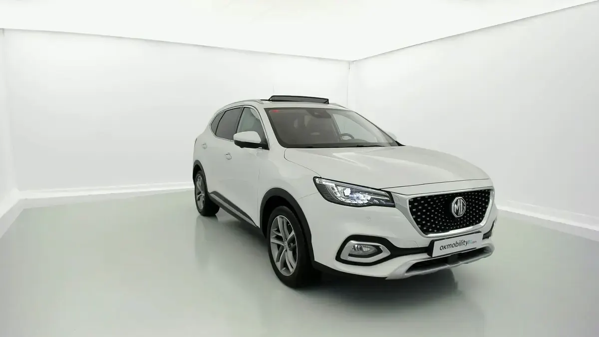 Begagnad MG HS Luxury 162 HK (119 kW) 2023 Vit SUV