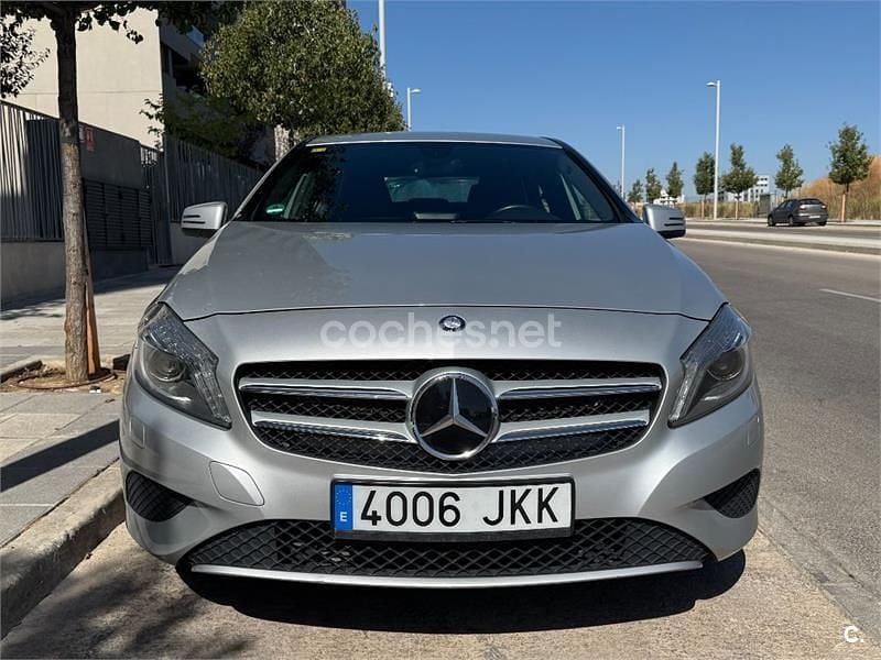 Gris / plata Usado 2015 Mercedes A200 Urban Berlina | 14.600 € (Precio justo) - Imagen 1/4