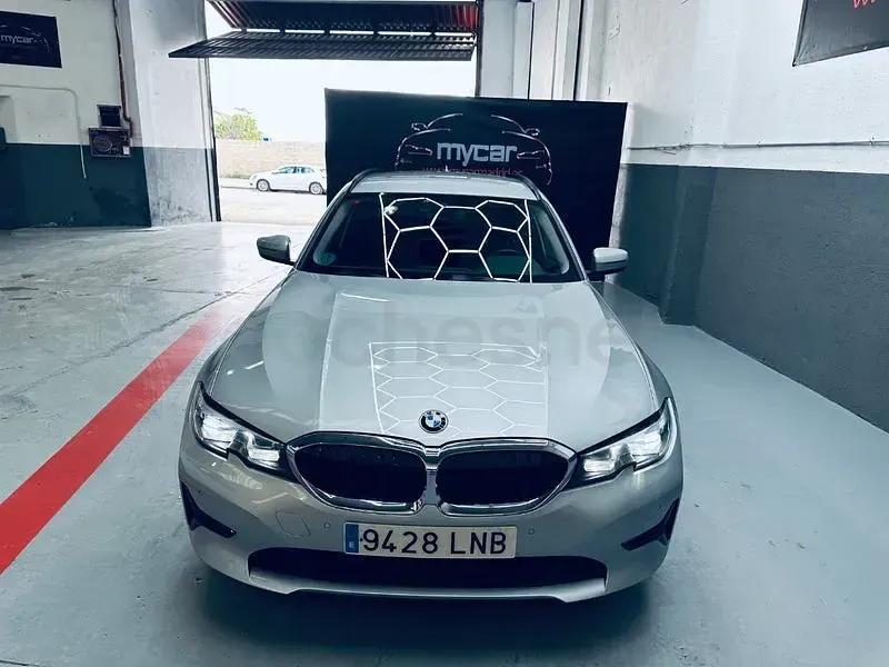 Usado BMW 320e 190 CV (139 kW) 2021 Gris / plata Familiar