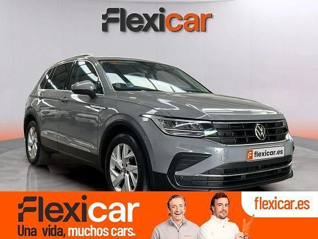 Usado VW Tiguan Life 150 CV (110 kW) 2021 Gris SUV
