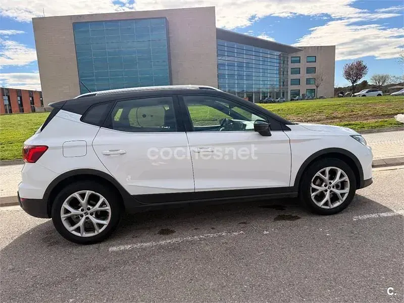 Usado Seat Arona Style 110 CV (80 kW) 2024 Blanco SUV