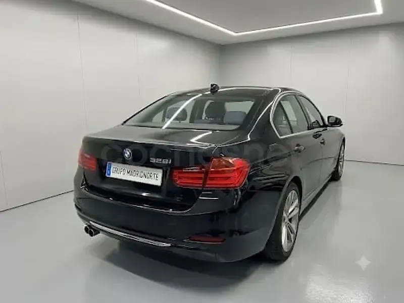 Usado BMW 328 Sport Line 245 CV (180 kW) 2012 Negro Berlina