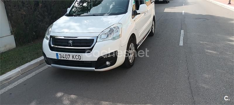 Blanco Usado 2016 Peugeot Partner Tepee Active Monovolumen | 10.250 € (Buen precio) - Imagen 1/4