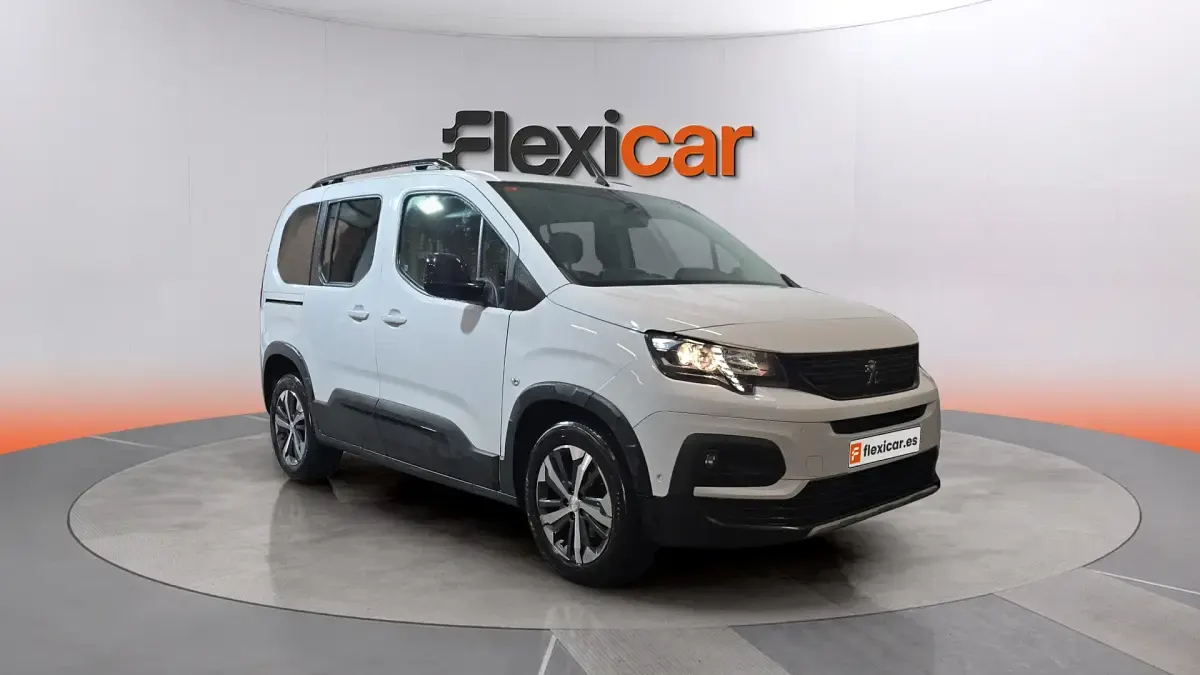 Usado Peugeot Rifter Allure 102 CV (75 kW) 2023 Monovolumen