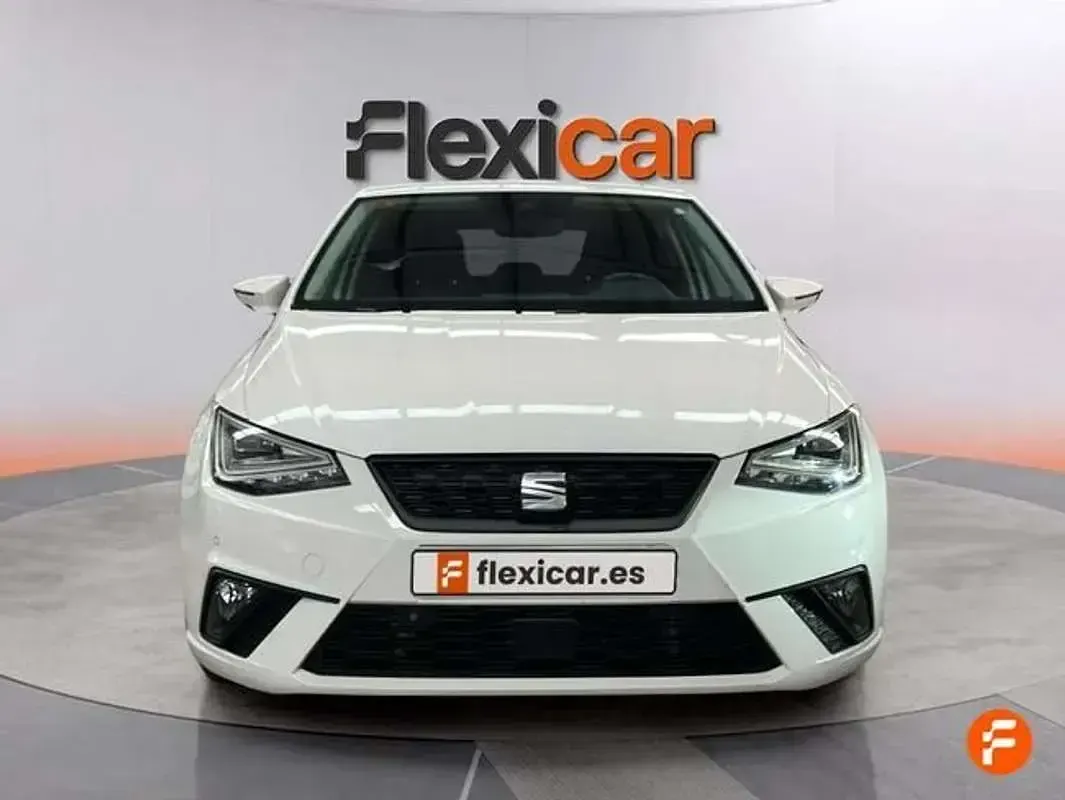 Usado Seat Ibiza Style 116 CV (85 kW) 2021 Blanco Utilitario