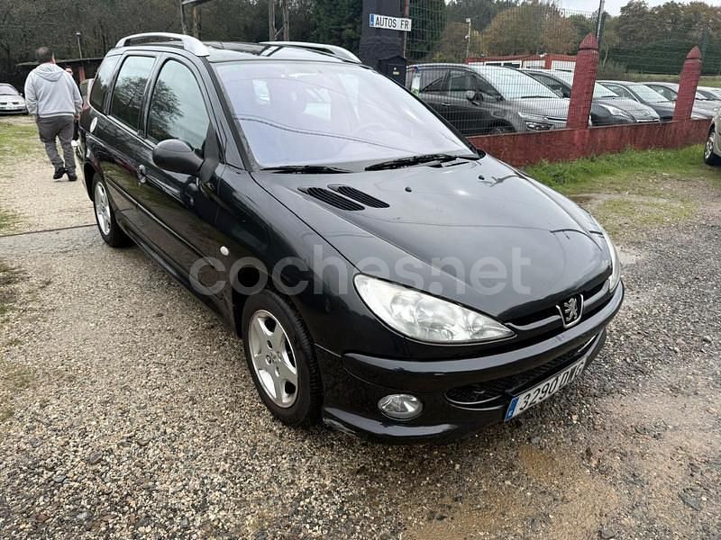 Negro Usado 2006 Peugeot 206 Familiar | 2500 € (Precio justo) - Imagen 1/4