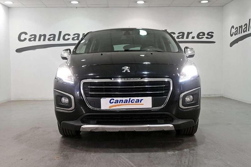 Usado Peugeot 3008 Style 120 CV (88 kW) 2014 Negro Familiar
