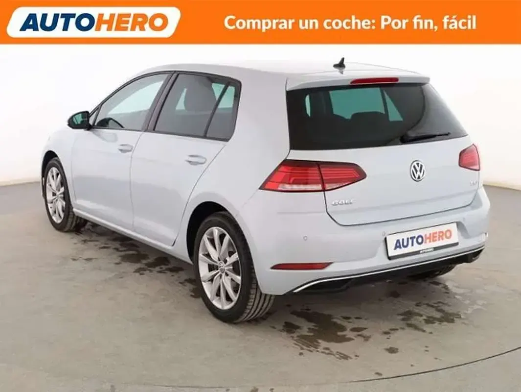 Usado VW Golf VII Advance 125 CV (91 kW) 2017 Plateado Utilitario