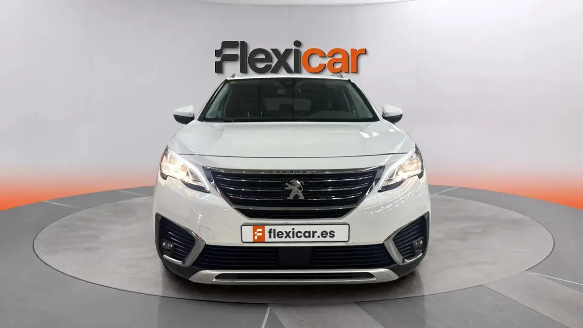 Usado Peugeot 5008 Allure 131 CV (96 kW) 2019 Blanco SUV
