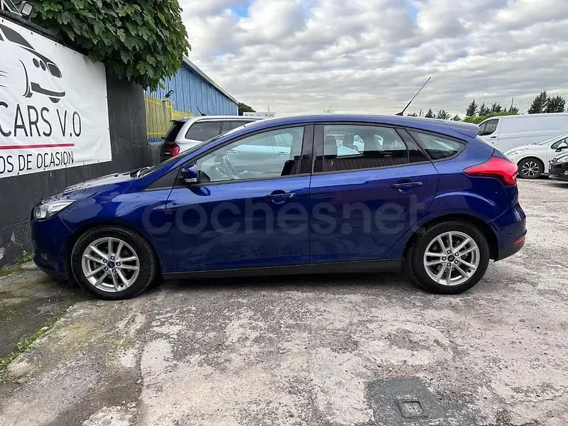 Usado Ford Focus Titanium 125 CV (91 kW) 2016 Azul Berlina