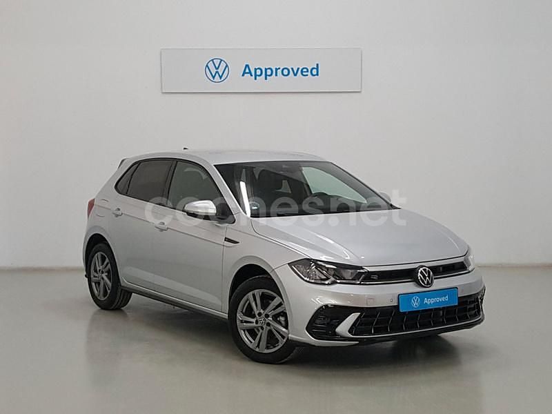 Gris / plata Usado 2024 VW Polo R-line Berlina | 24.400 € (Precio justo) - Imagen 1/4