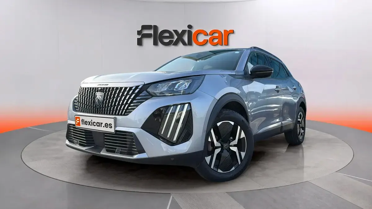 Usado Peugeot 2008 Allure 131 HP (96 kW) 2024 Cinzento SUV