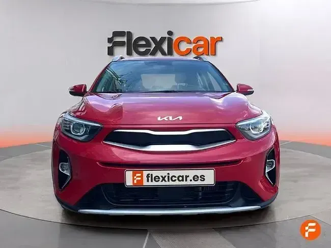Usado Kia Stonic 100 CV (73 kW) 2024 Rojo SUV