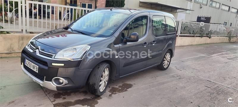 Gris / plata Usado 2015 Citroën Berlingo Seduction Monovolumen | 8000 € (Precio justo) - Imagen 1/4