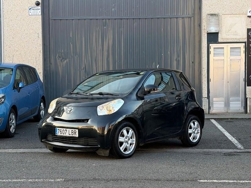Usado Toyota iQ 68 CV (50 kW) 2009 Negro Utilitario
