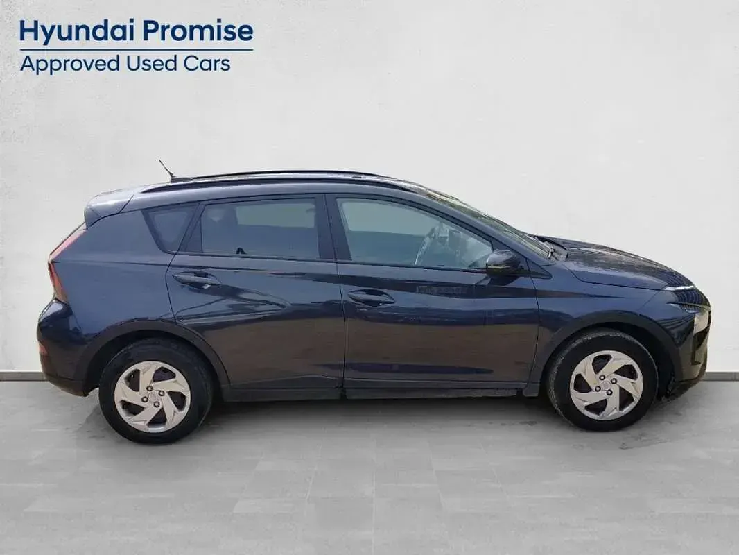 Usado Hyundai Bayon 84 CV (61 kW) 2022 Gris SUV
