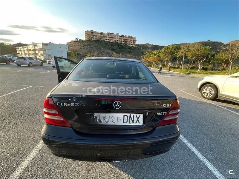 Usado Mercedes C220 Sport Edition 150 CV (110 kW) 2005 Negro Familiar