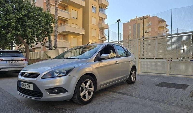 Gris Usado 2009 Ford Focus Titanium Utilitario | 5990 € (Precio justo) - Imagen 1/4